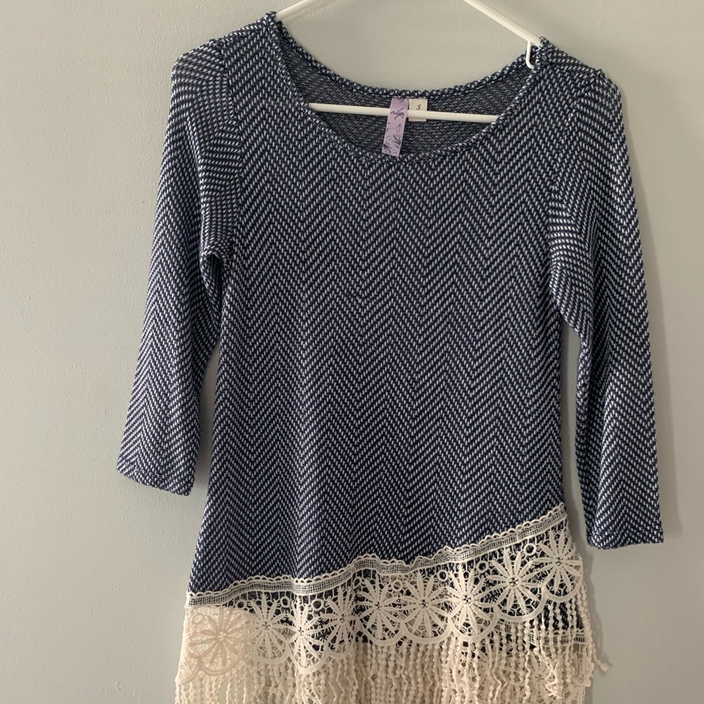🌷2 for $18🌷boho lace hem top